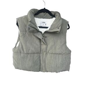 Ci sono large olive green puffer faux fur Sherpa lined cropped vest warm layers